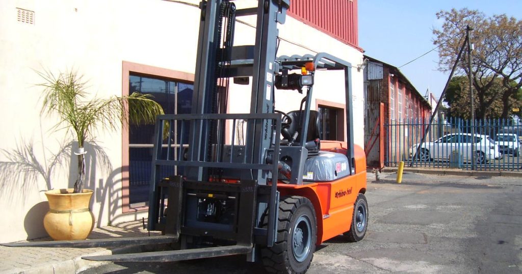 Electric Pallet Stackers Suppliers | Johnson Taylor Forklifts